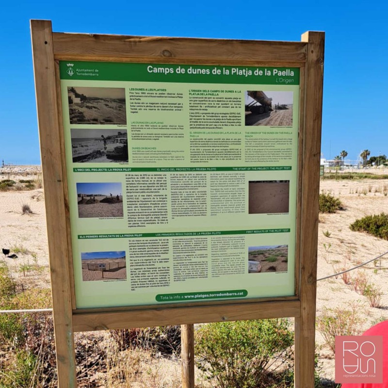 Cartellera de fusta per Dunes plafó fabricat amb STRATIMAGE